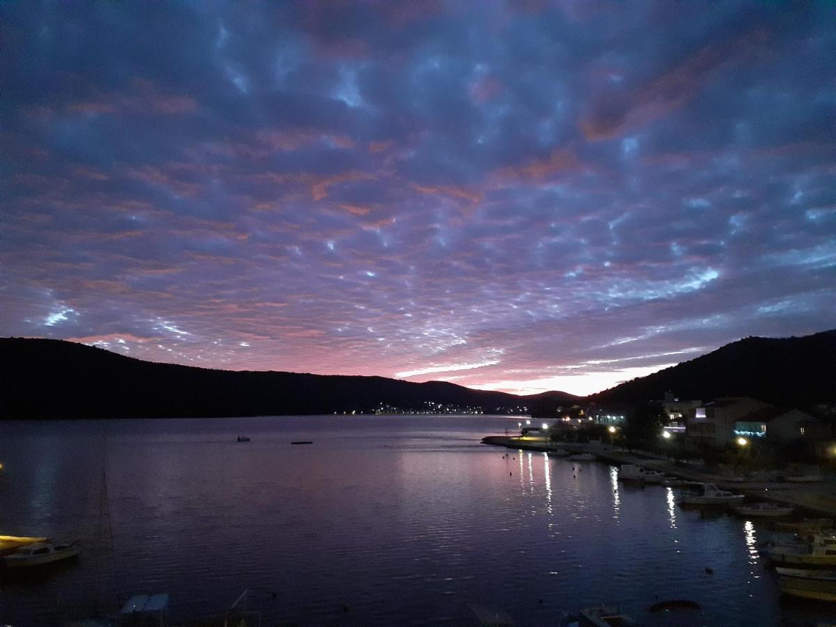Sea View Apartment Sunrise Poljica & Blue Lagoon Rent A Boat Екстер'єр фото