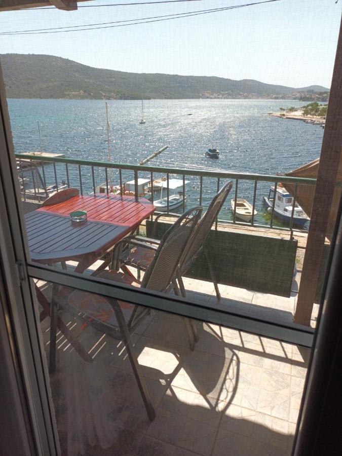 Sea View Apartment Sunrise Poljica & Blue Lagoon Rent A Boat Екстер'єр фото