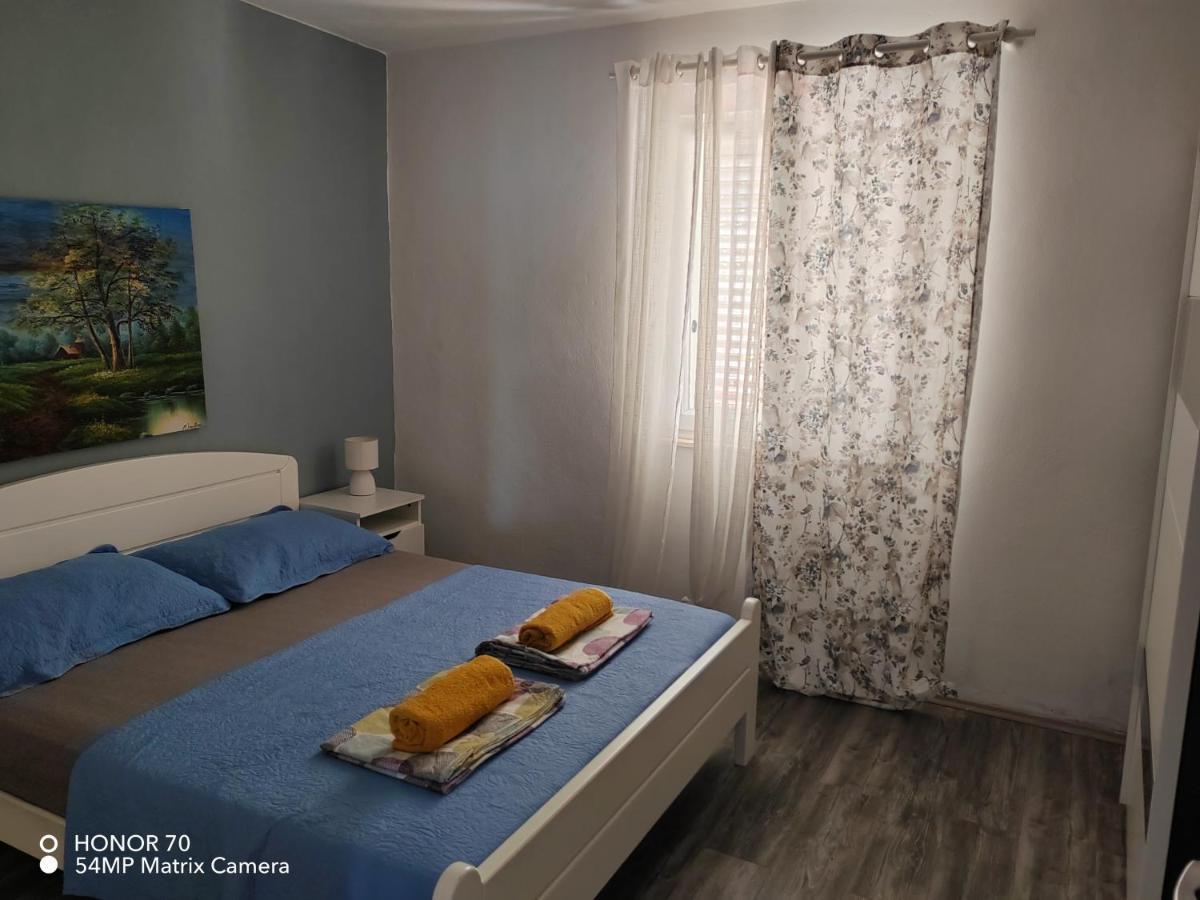 Sea View Apartment Sunrise Poljica & Blue Lagoon Rent A Boat Екстер'єр фото